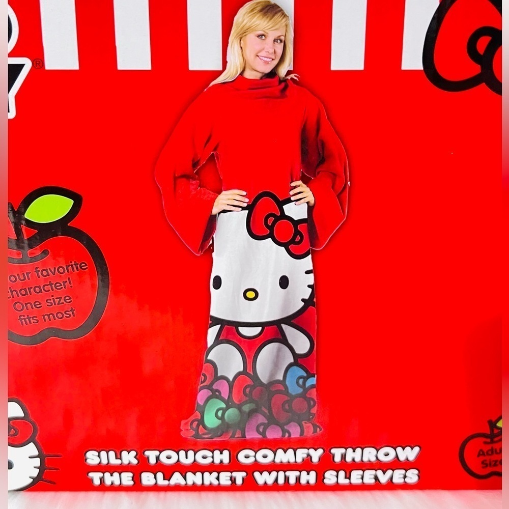 Hello Kitty Comfy Throw - Picture 2 of 3